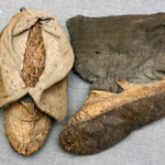 Улусы – обувь из рыбьей кожи. Кожа кеты, ткань, трава в качестве стельки. Переданы в музей краеведом Шабановым в 1959 году