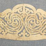 Орнамент из кожи кеты. Деталь украшения рукавов халата